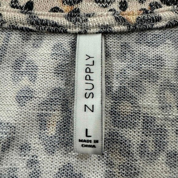 Z Supply Leopard V-Neck T-Shirt Large - Picture 5 of 6